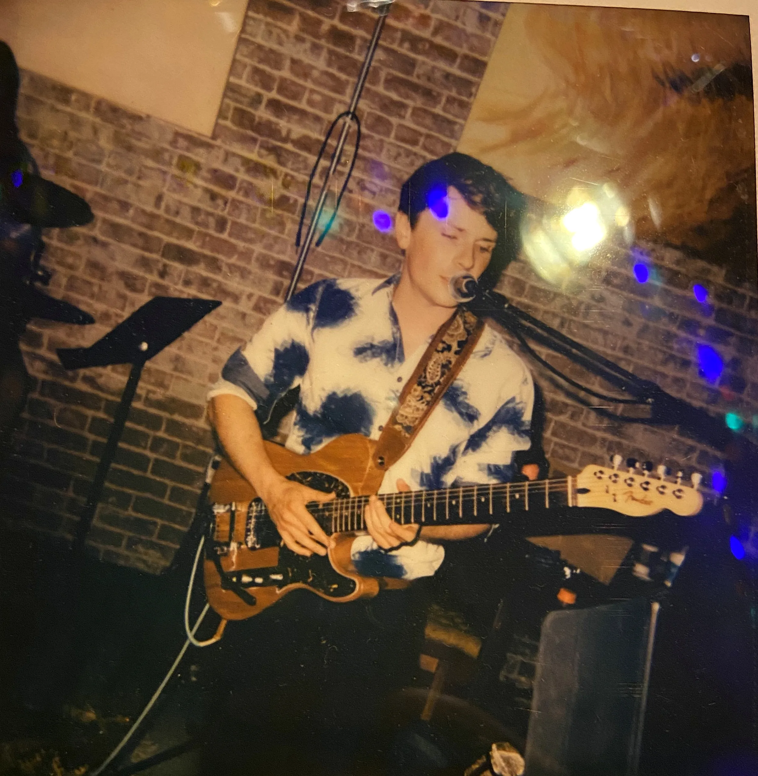 Duncan Wood playing live — Polaroid
